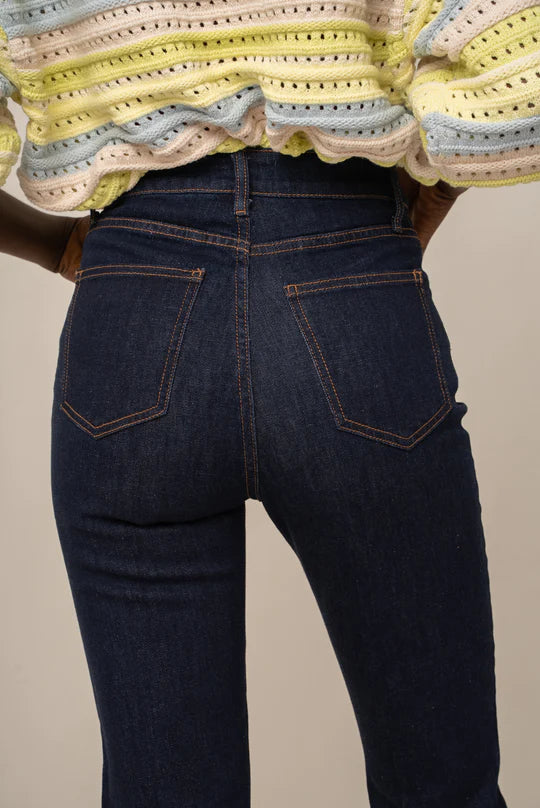 Détails dos du Jean en Denim brut ROMANE de Oraije