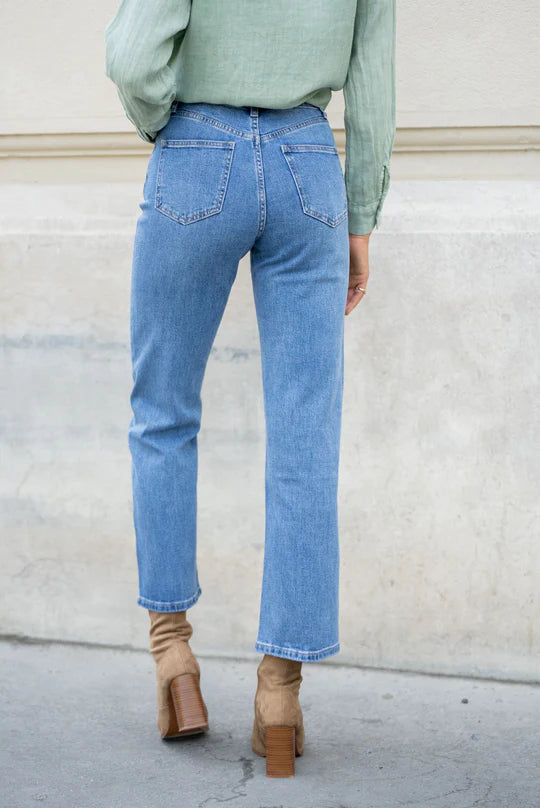 Vue global du dos du jean en Denim bleu SOLANGE de Oraije