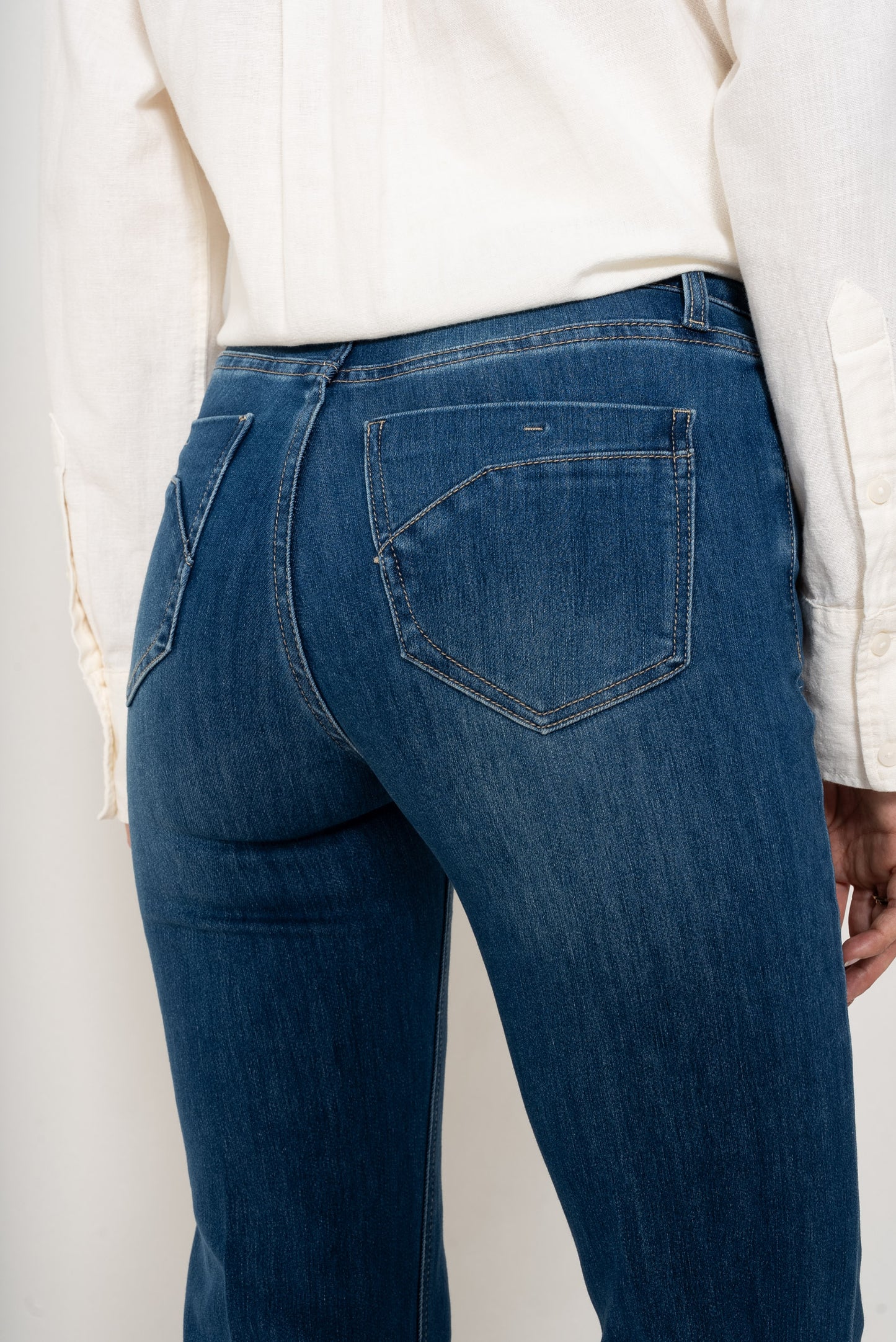 Détails fantaisies sur poches de Jean dos Fanny de Oraije