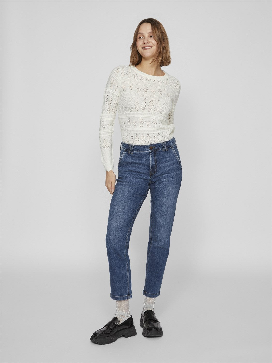 Look du Jean straight Medium denim Vialice de Vila