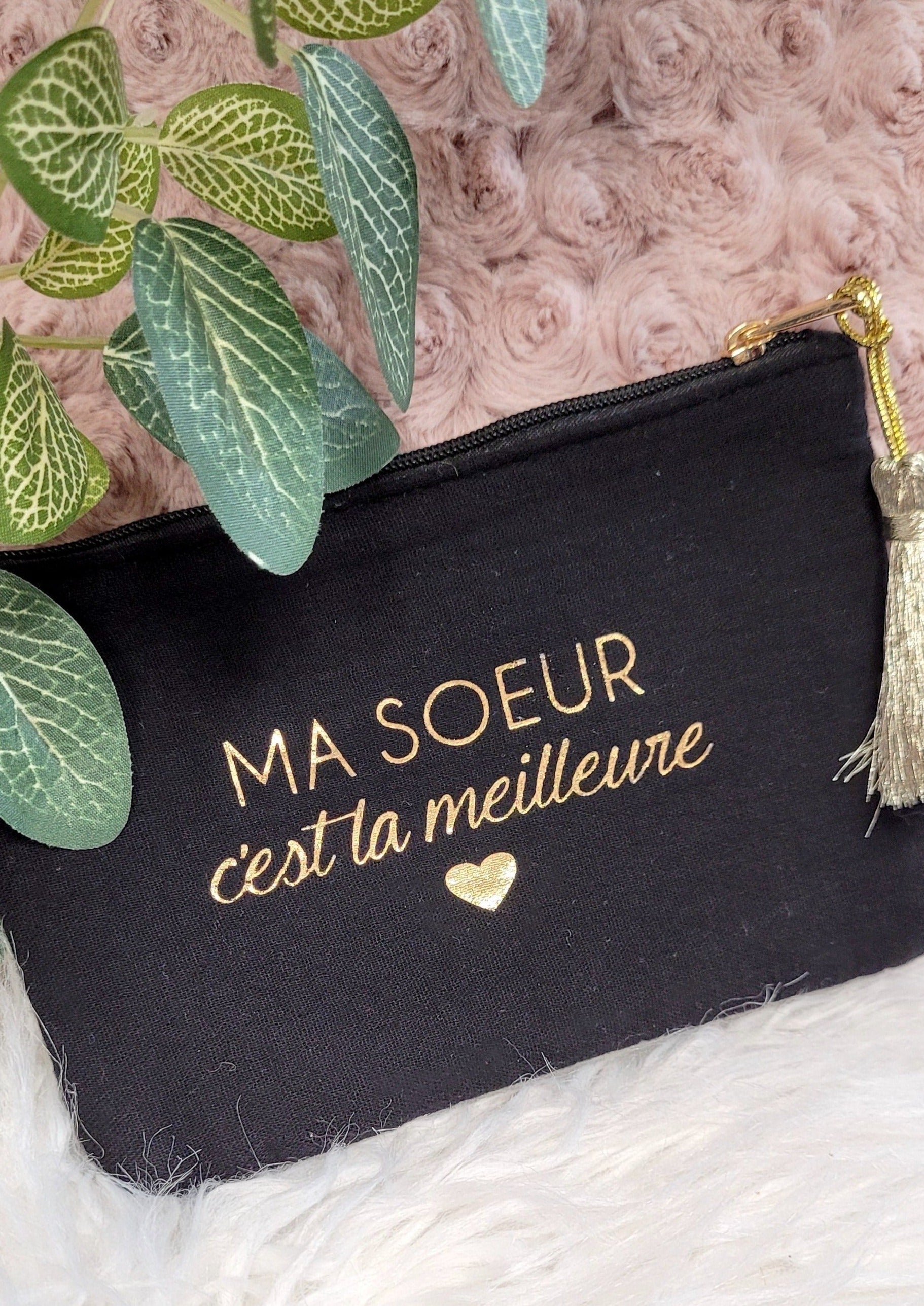 Pochette en Gaze de Coton Noire et écriture dorée Ma soeur c'est la meilleure de Mile Mila