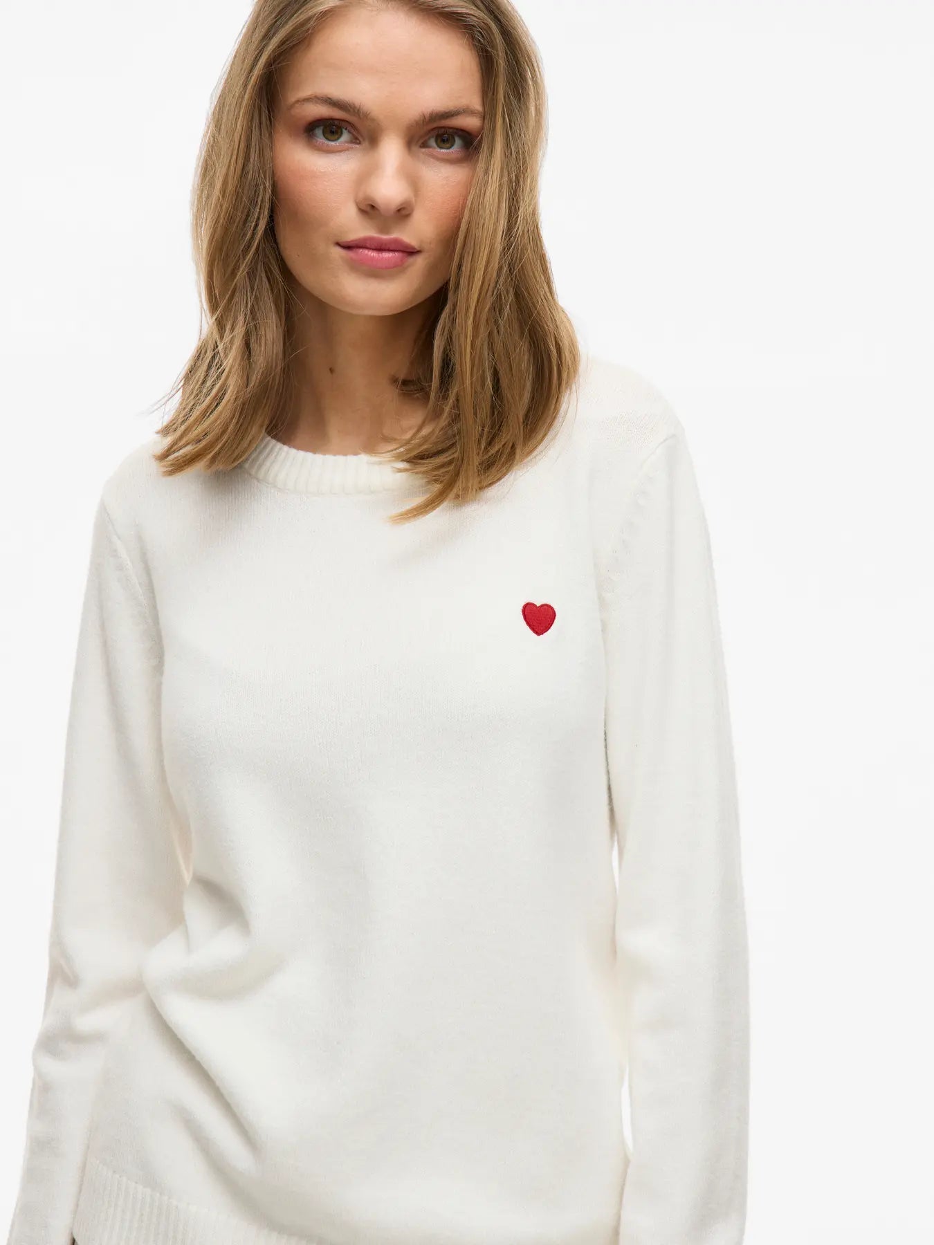 Pull doudou blanc fin avec coeur brodé poitrine VIRIL O NECK de Vila