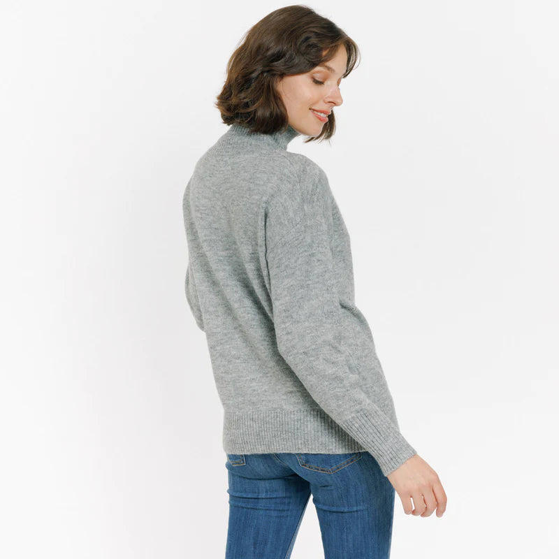 Vue du dos du pull gris en laine Ernestine de Artlove