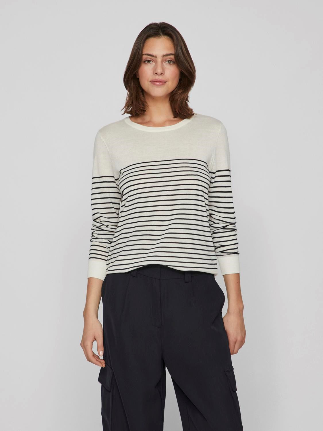 Look de la marinière à fines rayures Viabella de Vila