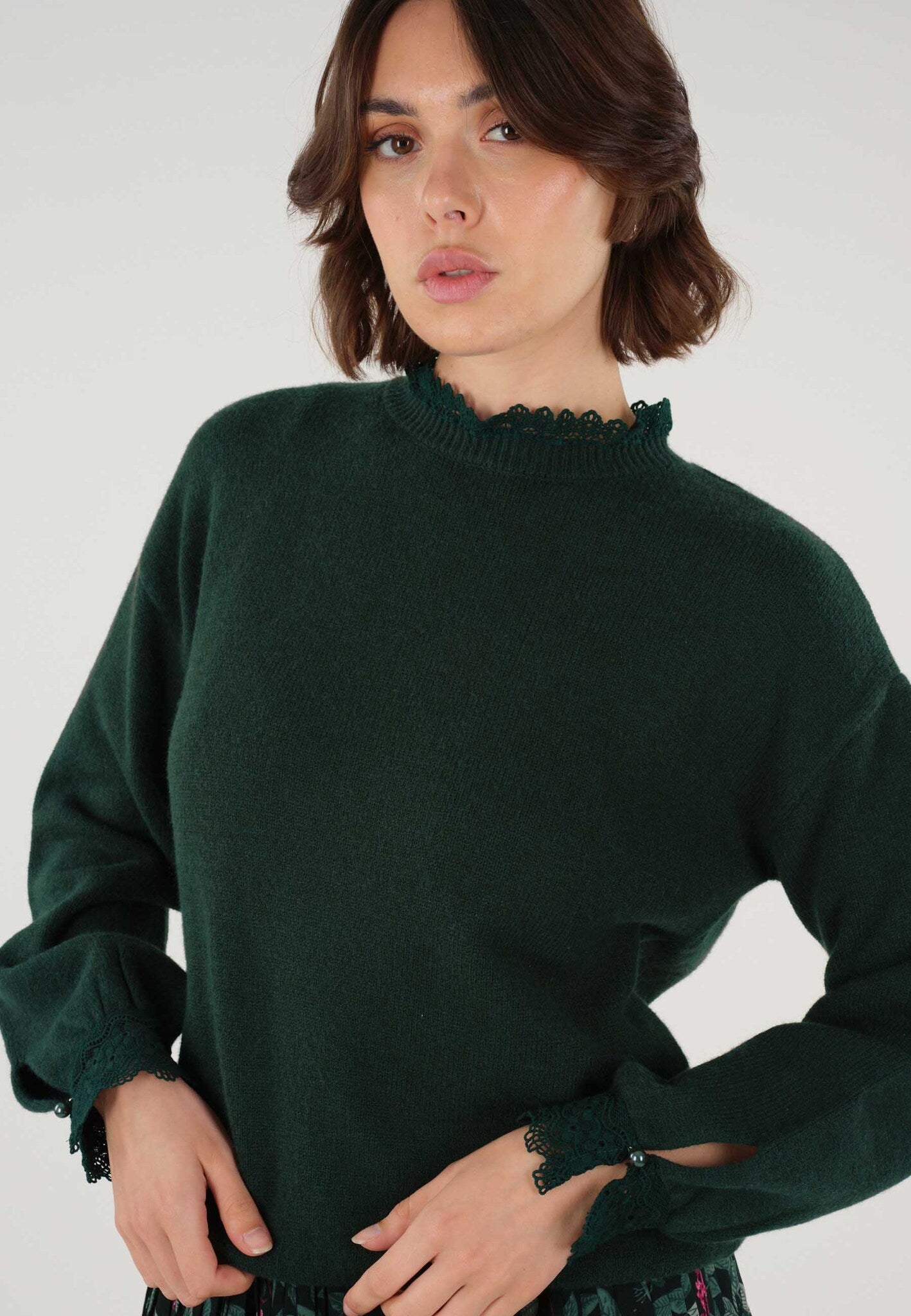Pull d'hiver col et poignets dentelle Anntai de Deeluxe