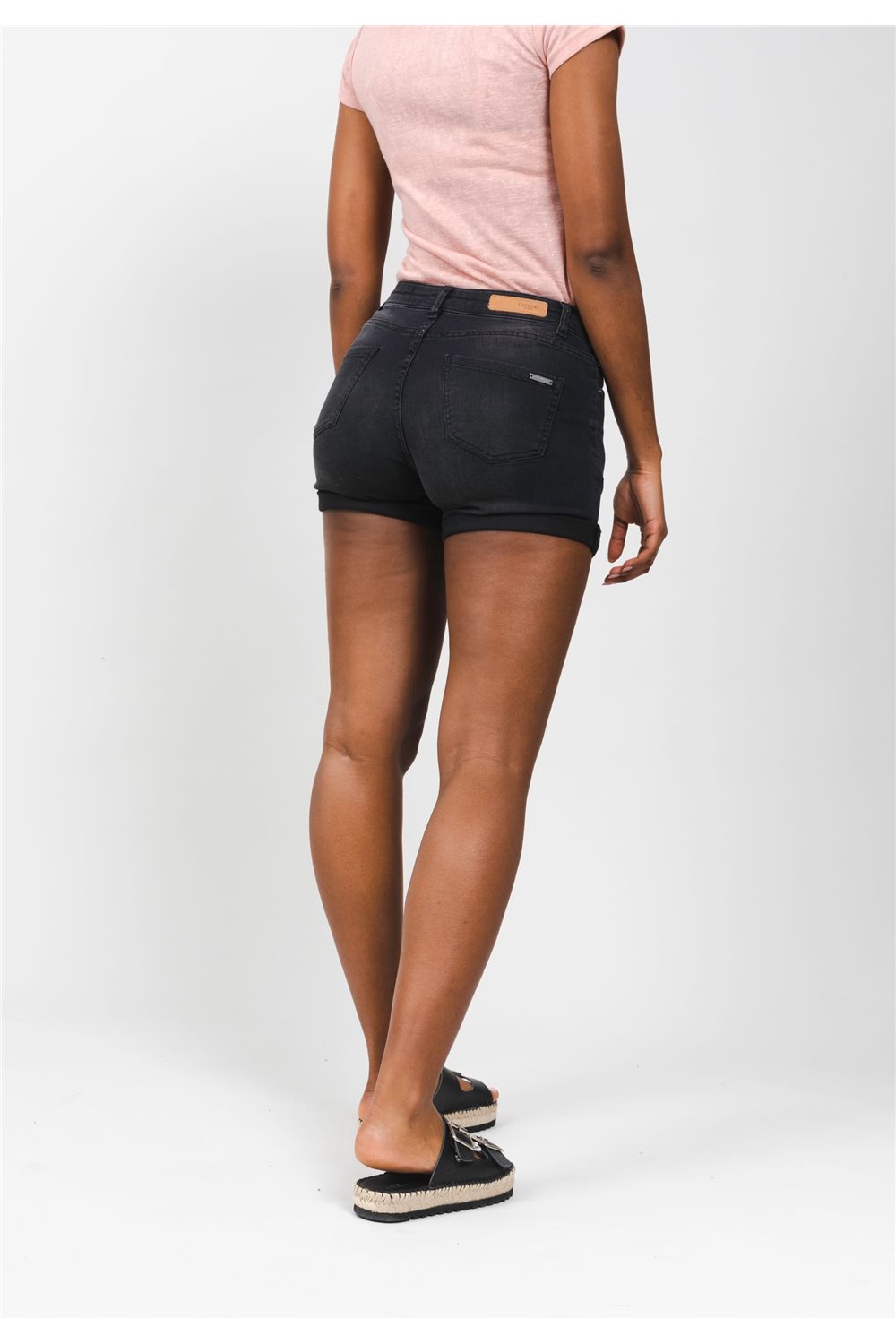 Dos du short noir en jean Cassandre de Deeluxe