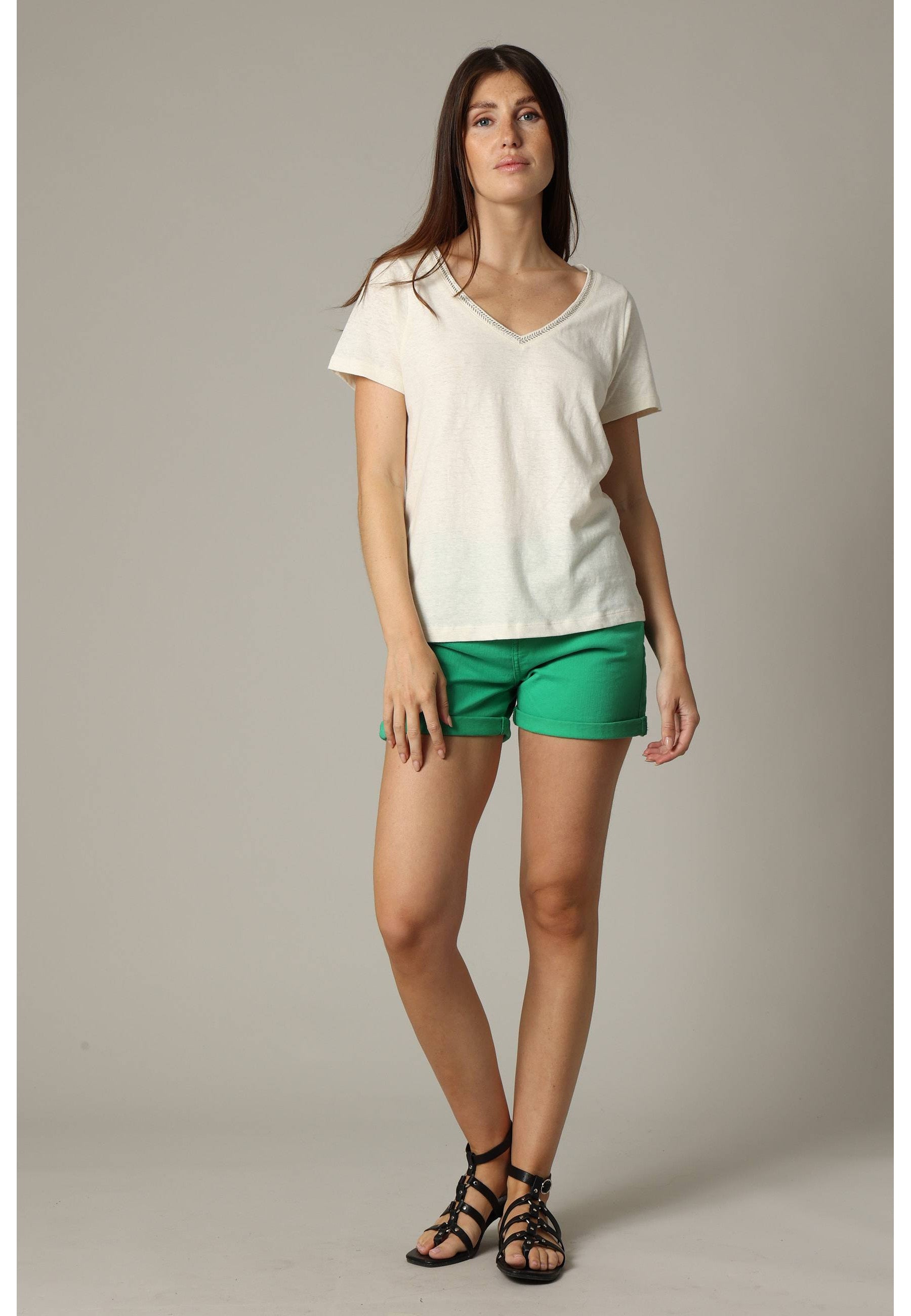 Tshirt Coton Lin beige encolure V avec détail fantaisie LYVIA Deeluxe