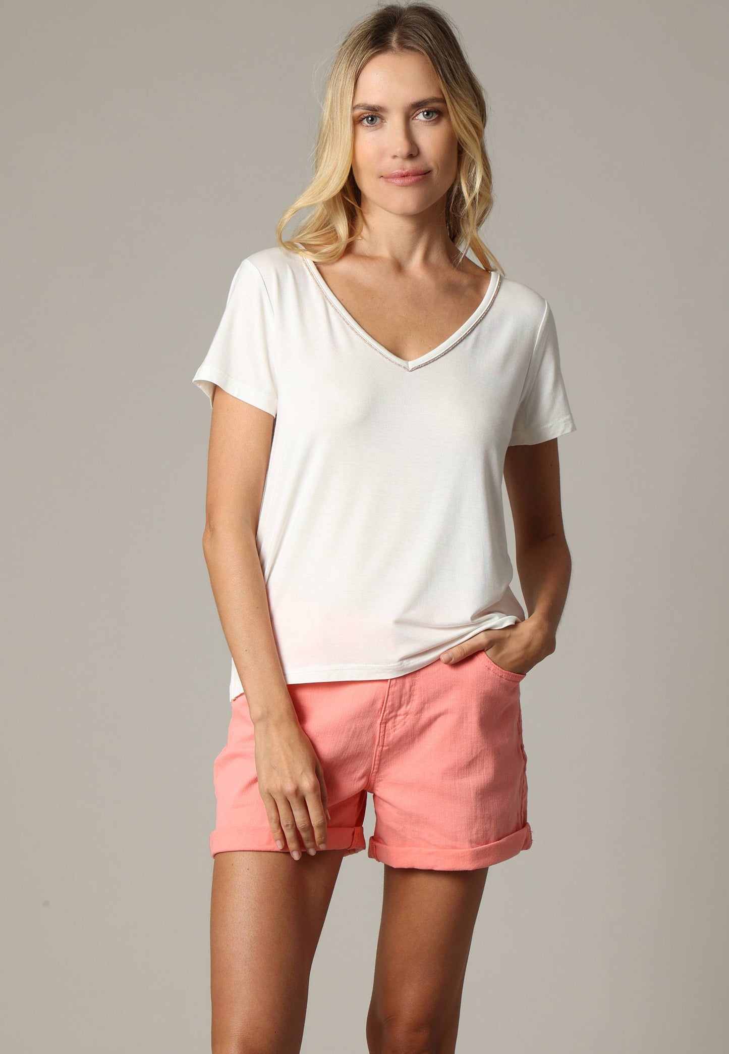 Tshirt manches courtes encolure V fantaisie CASA de Deeluxe