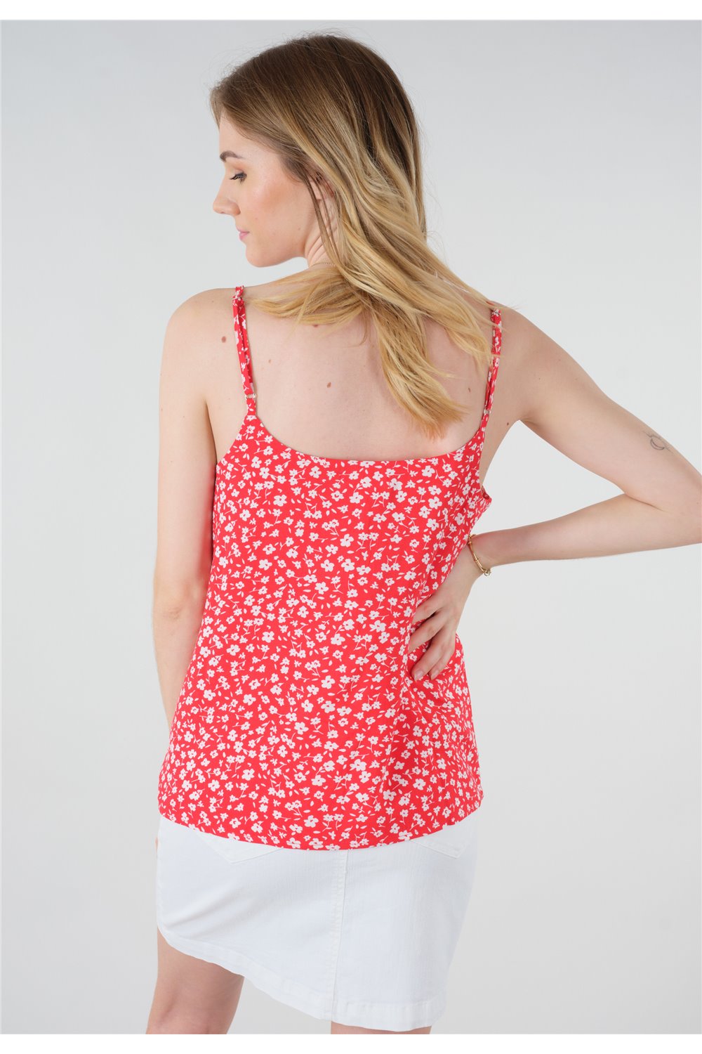 Vue de dos du top à bretelles rouge motif fleuri MALA de Deeluxe