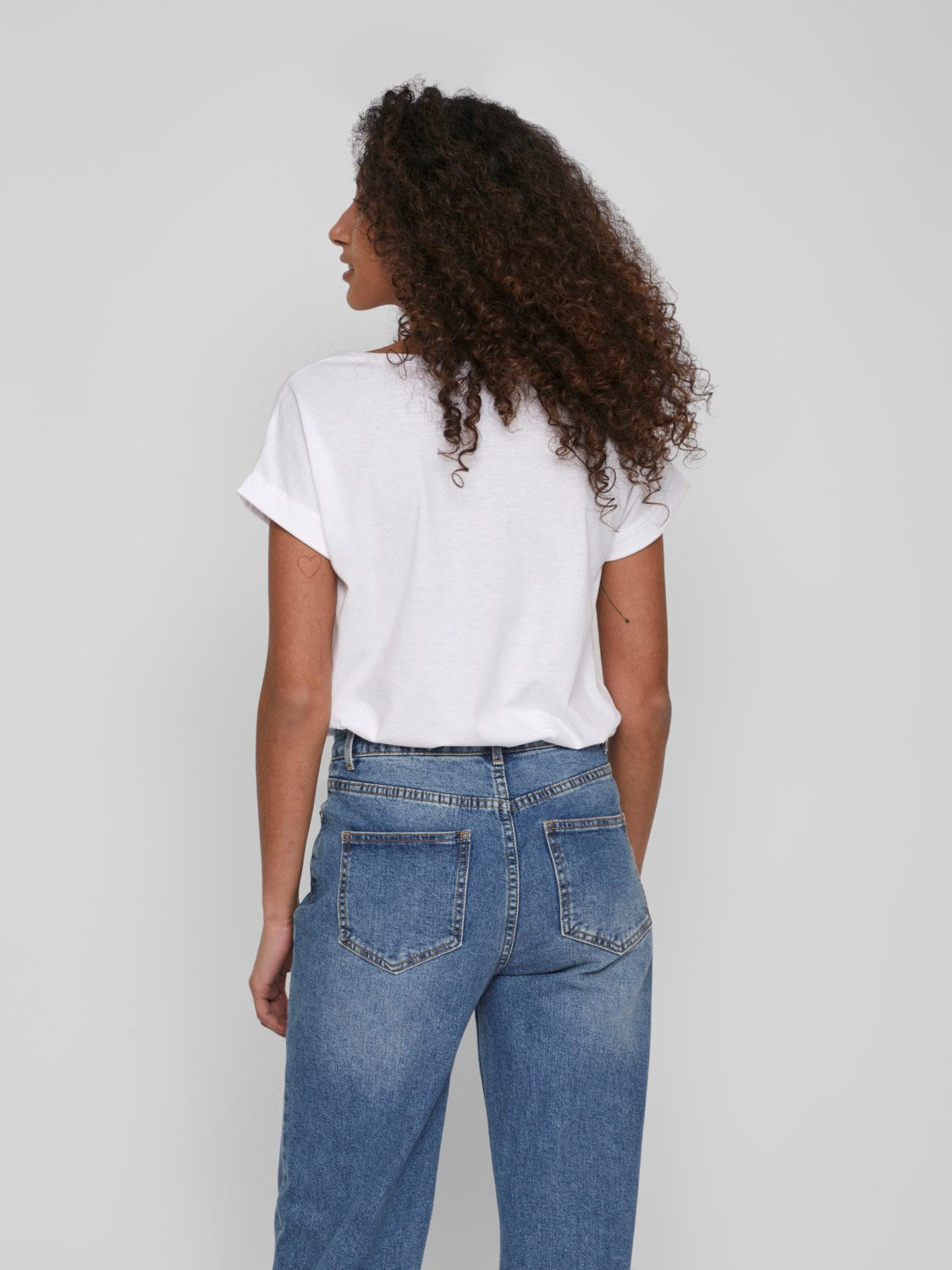 Dos du tshirt blanc manches a revers Vidreamers de Vila