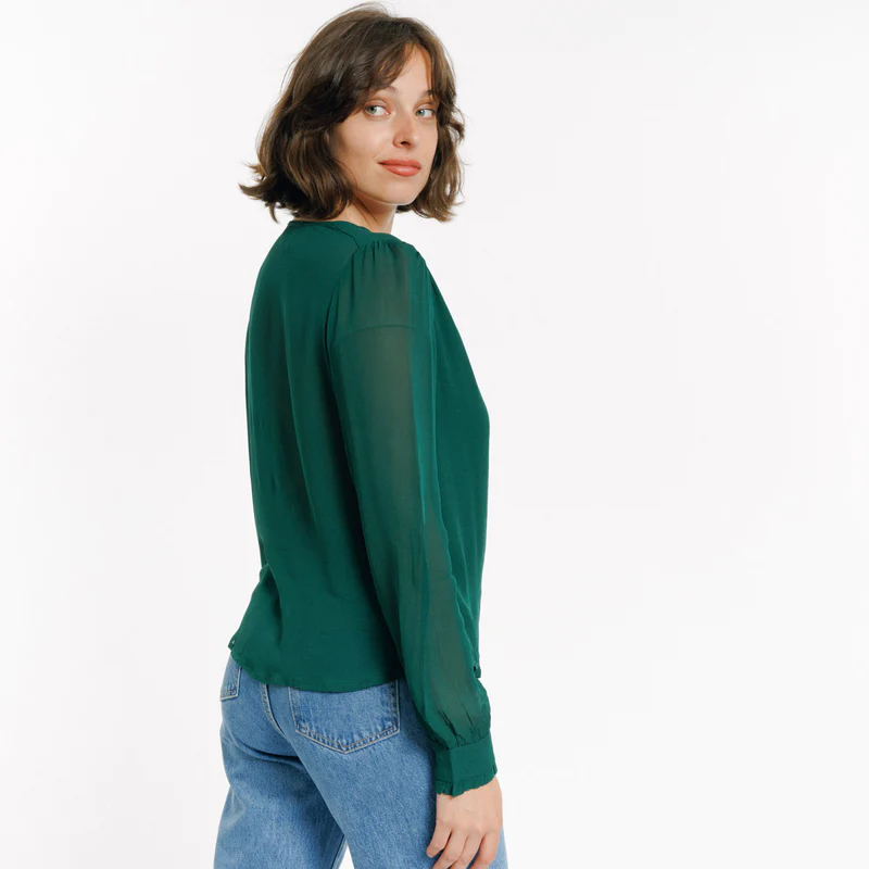 Transparence de la manche de la blouse en Mousseline Lucy de chez Artlove