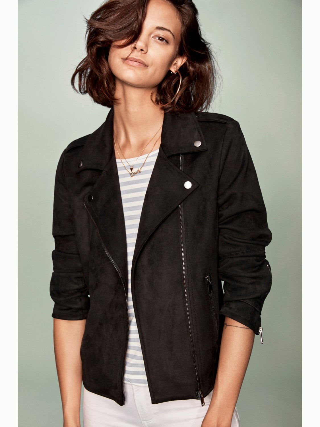 Blouson biker simili daim noir Vifaddy vila vue de face porté