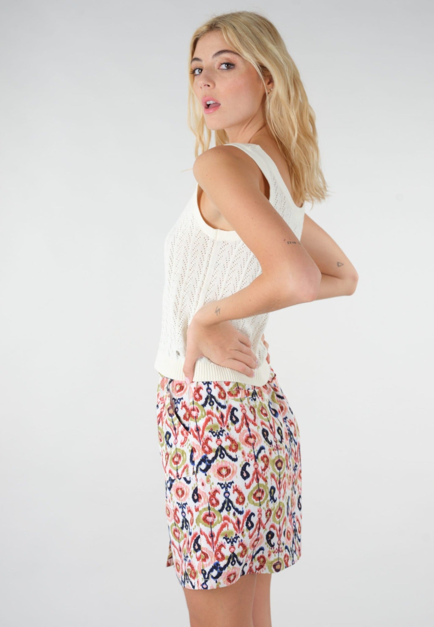 Vue de profil du débardeur larges bretelles Kishi Deeluxe