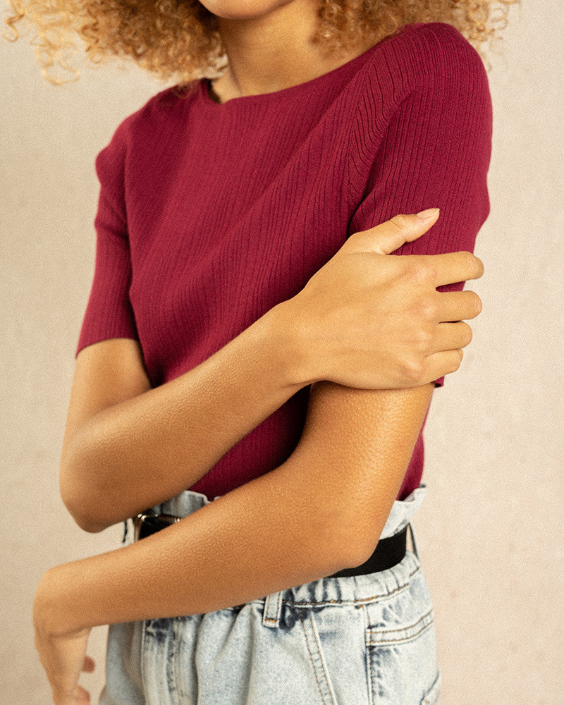 Pull fin manches courtes rouge bordeaux de Grace et Mila