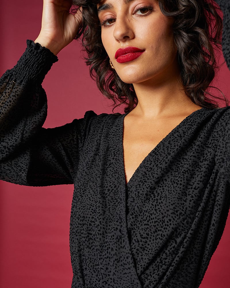 Robe portefeuille velours dévoré noir Hisae de grace and mila