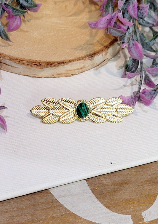 Broche en acier inoxydable et Pierre Malachite en son coeur de Mile Mila