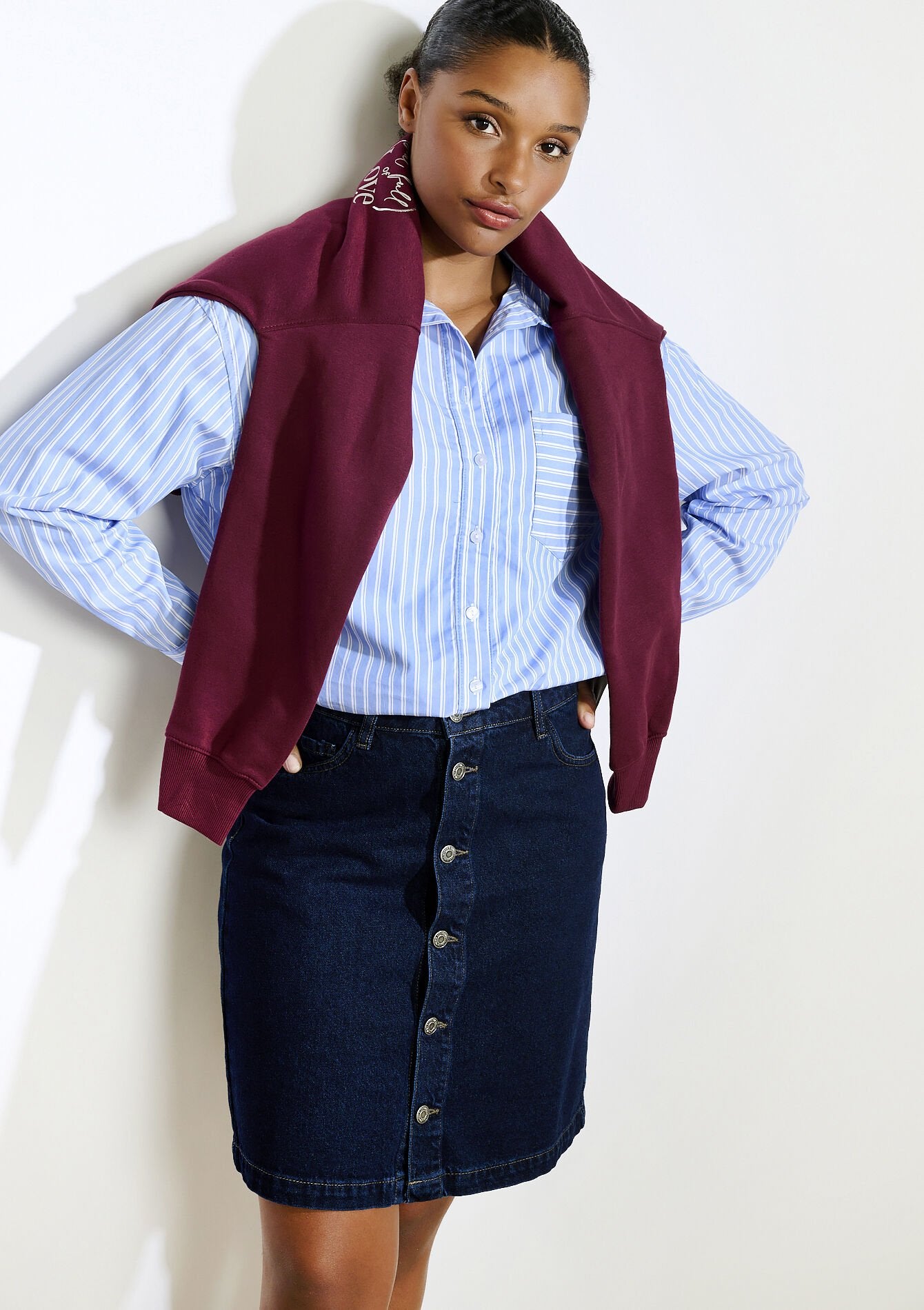 Look chic avec jupe DENI, aux couleurs de l'automne 2025