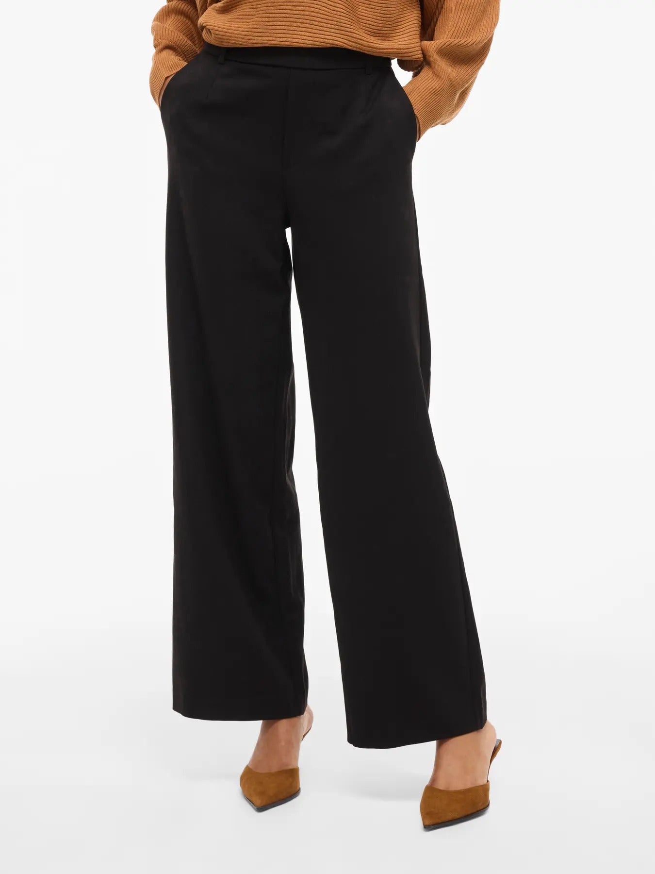 Devant du pantalon noir VIVARONE, coupe large, ceinture nette sans zip ni bouton, tissu en toile sergée au tombé structuré de Vila