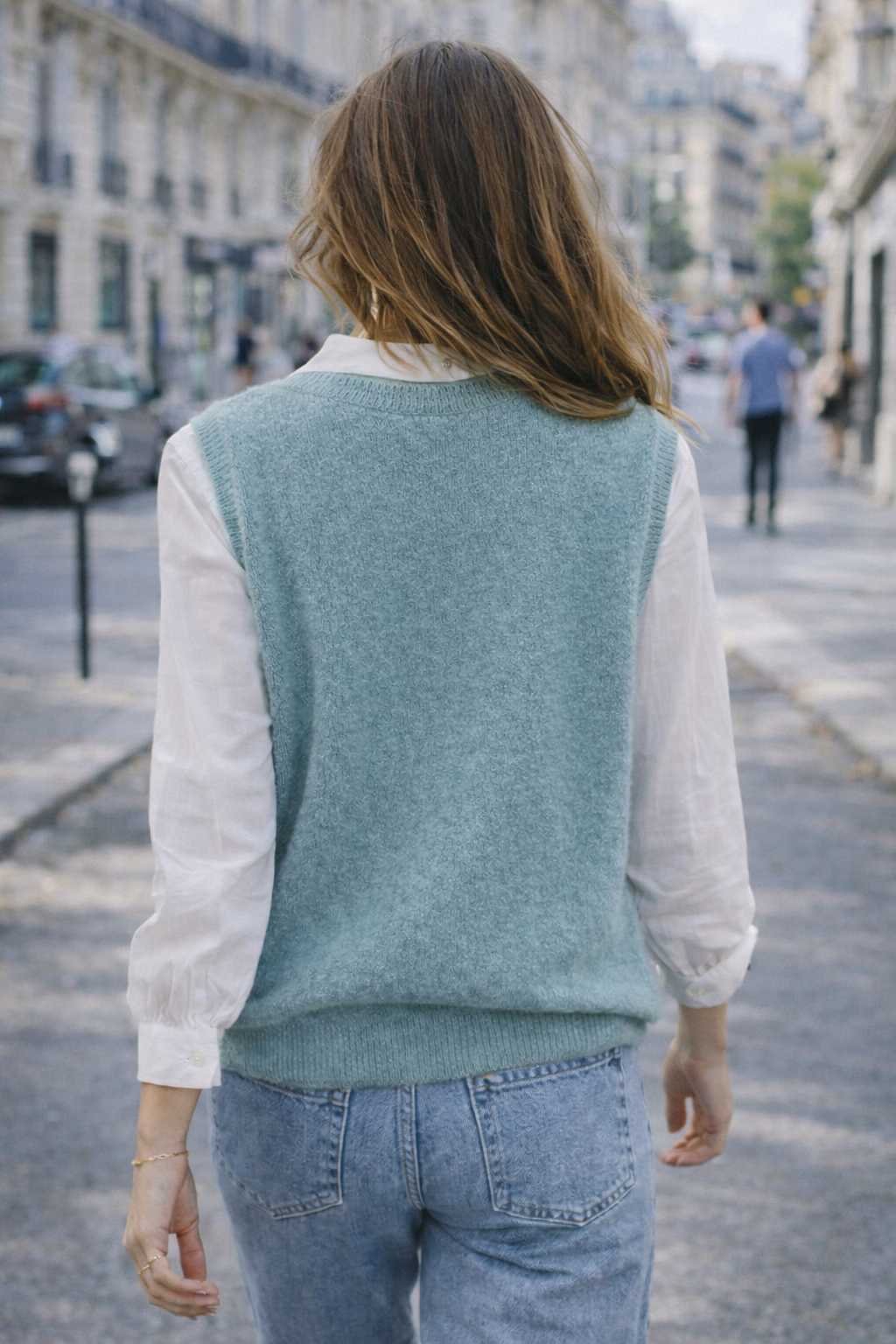 Pull ALMA sans manches en baby alpaga céladon, vue de dos de MAELYS