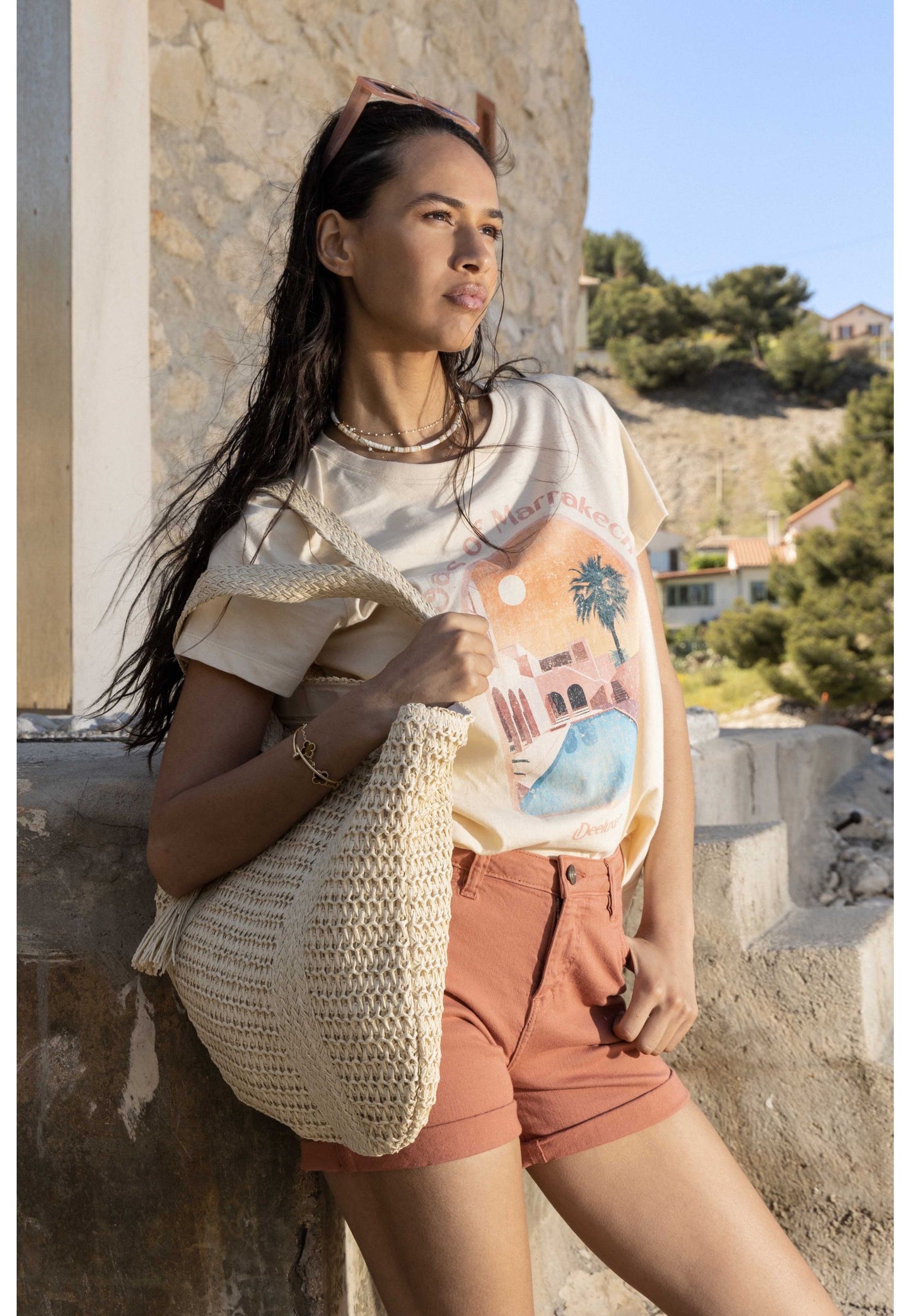Photo du look short CERISE terracota et Tshirt en Coton beige RIAD Deeluxe