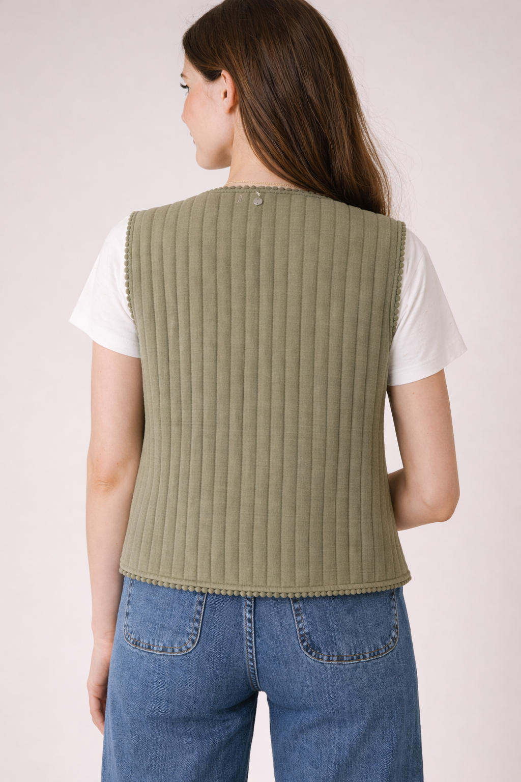 Gilet BERTILLE sans manches kaki femme vue de dos de Deeluxe