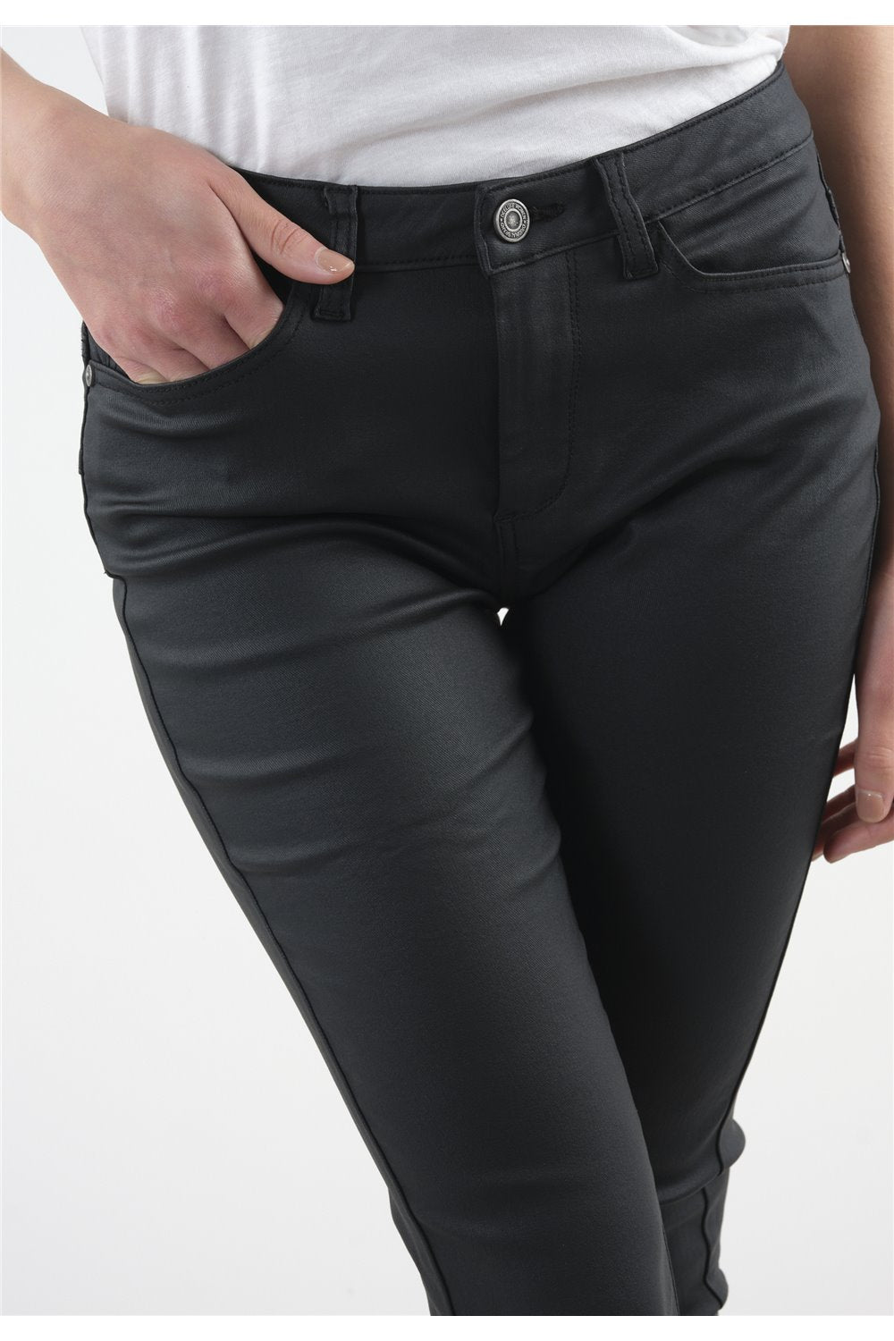 Pantalon slim noir avec enduction noir Lyzie de Deeluxe